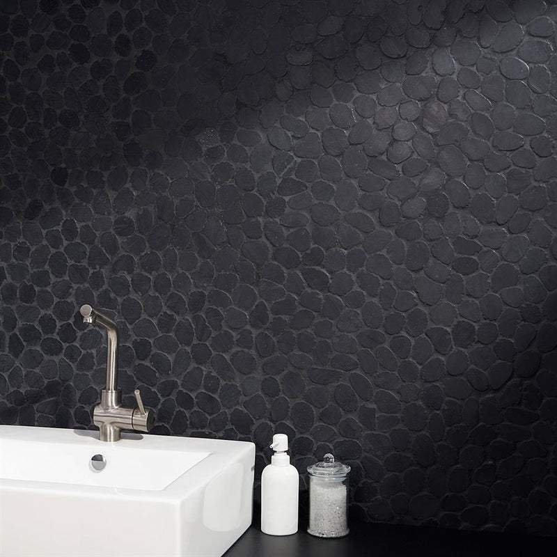 Soho Studio Pebblestone Round 11.81" x 11.81" Alor Black Sliced Round